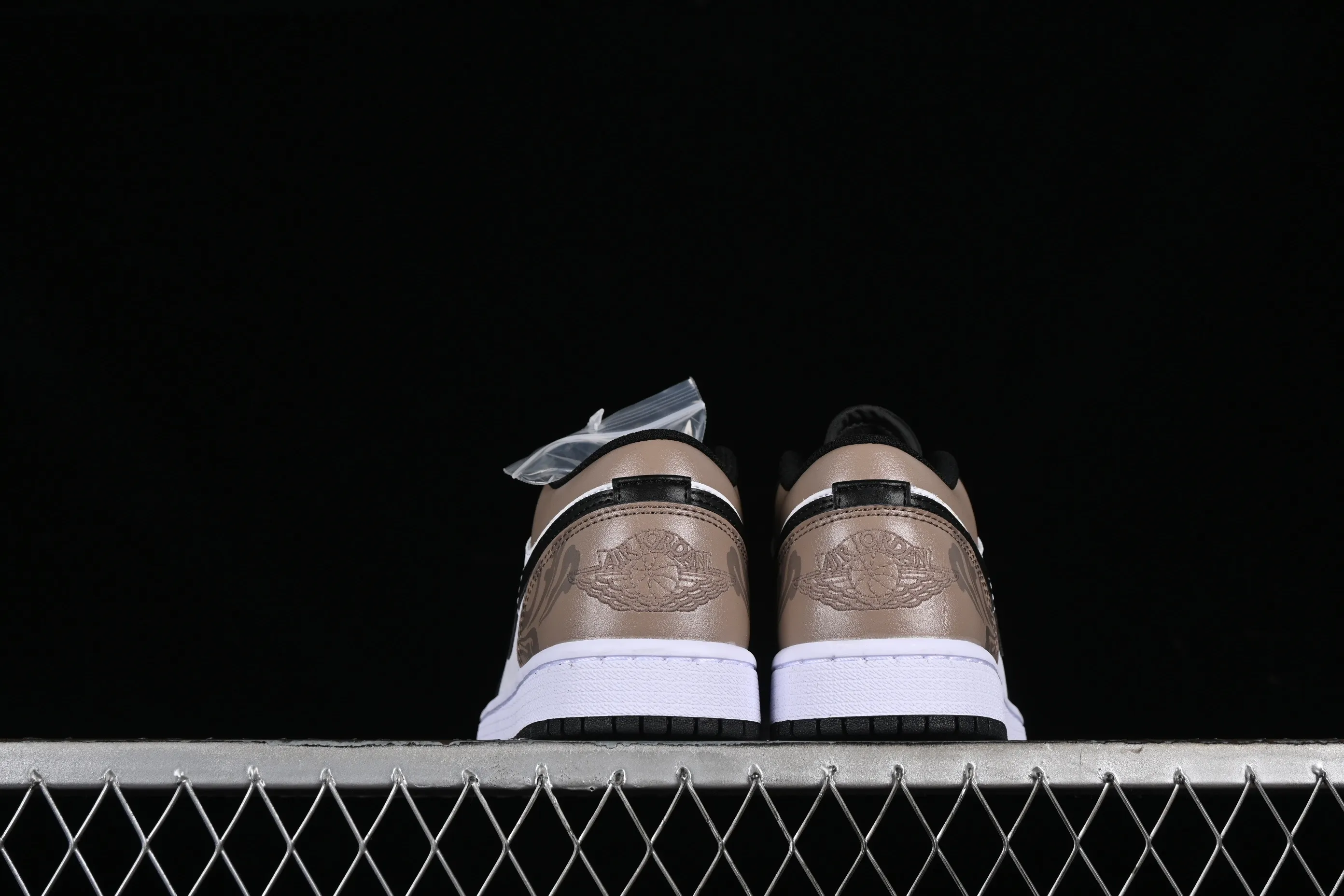 All categories Air Jordan Jordan series basketball shoes Air Jordan 1 Low cost-effective version Air Jordan 1 Low AJ1 Joe 1 Mocha Chestnut low-top retro basketball shoes 553558-132